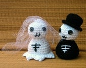 skeletal wedding couple amigurumi