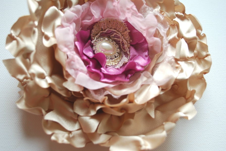 Champagne-pink romantic rose-Bride,bridesmaids-Vintage weddings accessories hair-Brooch,comb,fascinator,sash.