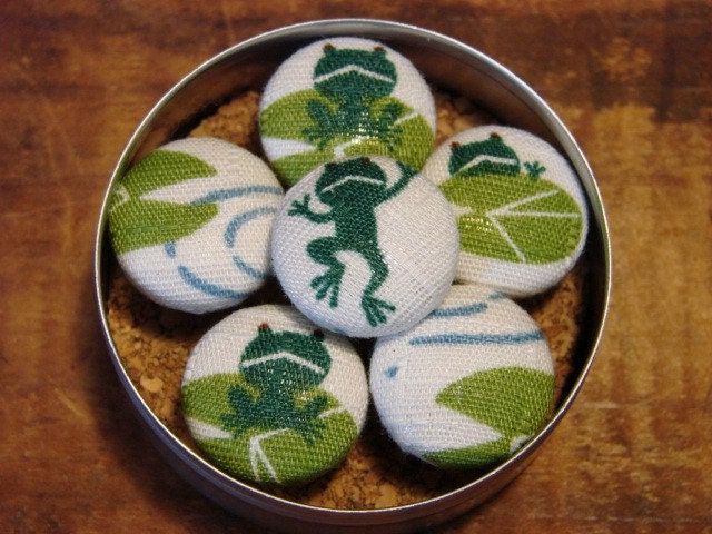 Jumping Frogs Pushpins