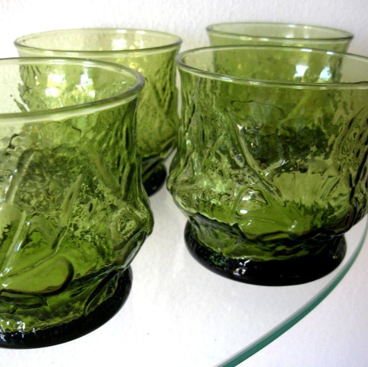 Vintage Drinking Glasses Green Flower Depression E by CinfulOldies