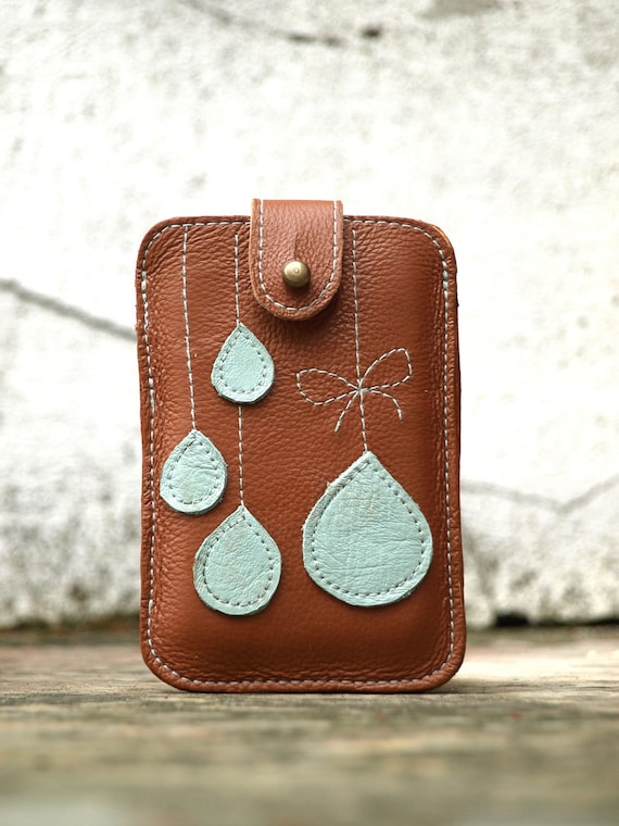 Chocolate Leather iPhone/iPod/HTC Case with Blue Bow and Drops