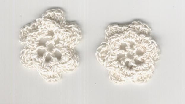 Large crocheted flowers
