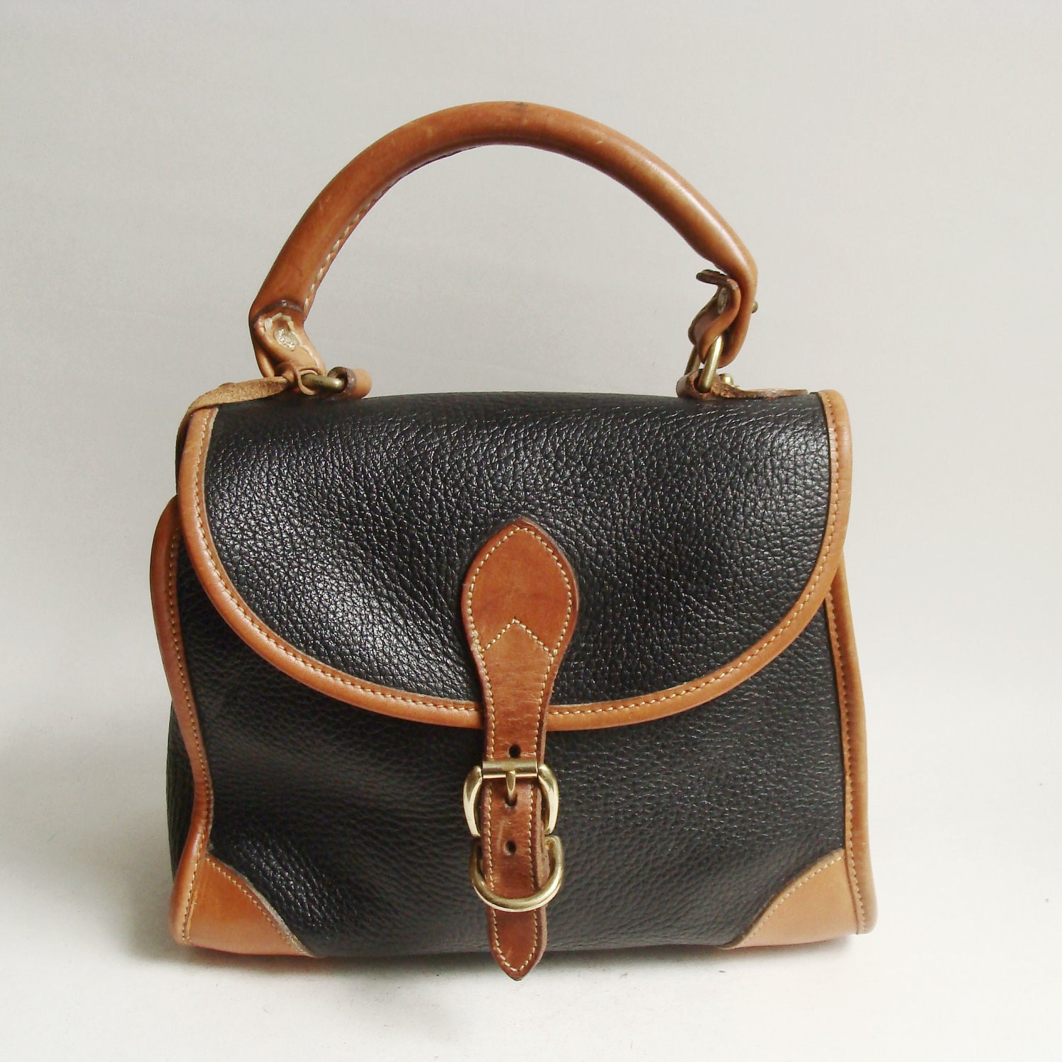 Dooney and Bourke handbag / black leather Dooney and Bourke bag / pebbled leather bag / leather purse / vintage purse