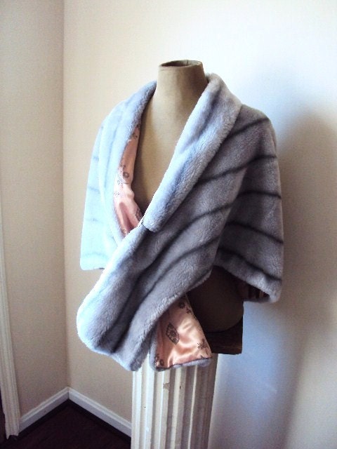 Vintage Faux Fur Wrap Cape or Shawl in Silver Grey