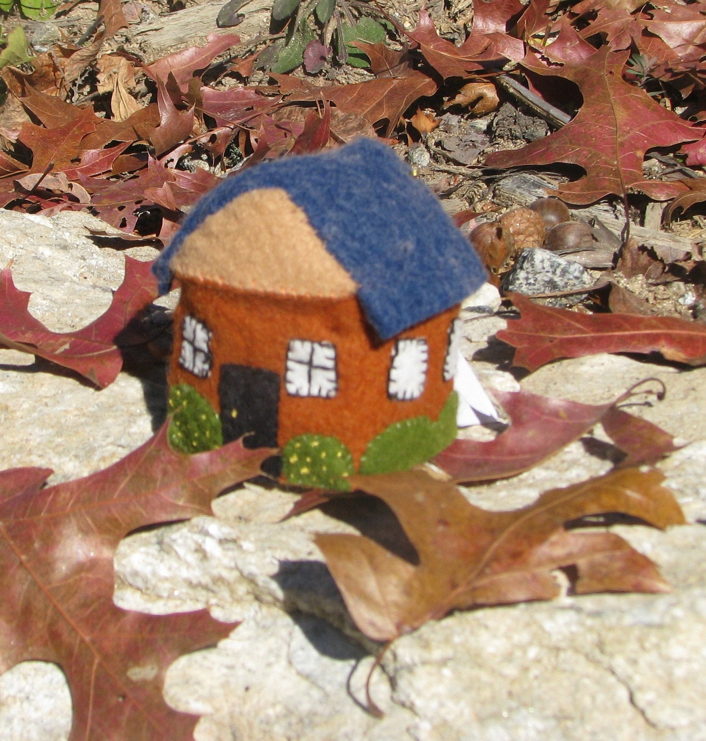 ON SALE for the HOLIDAYS - No Place Like Home - Wee Wool Pin cushion