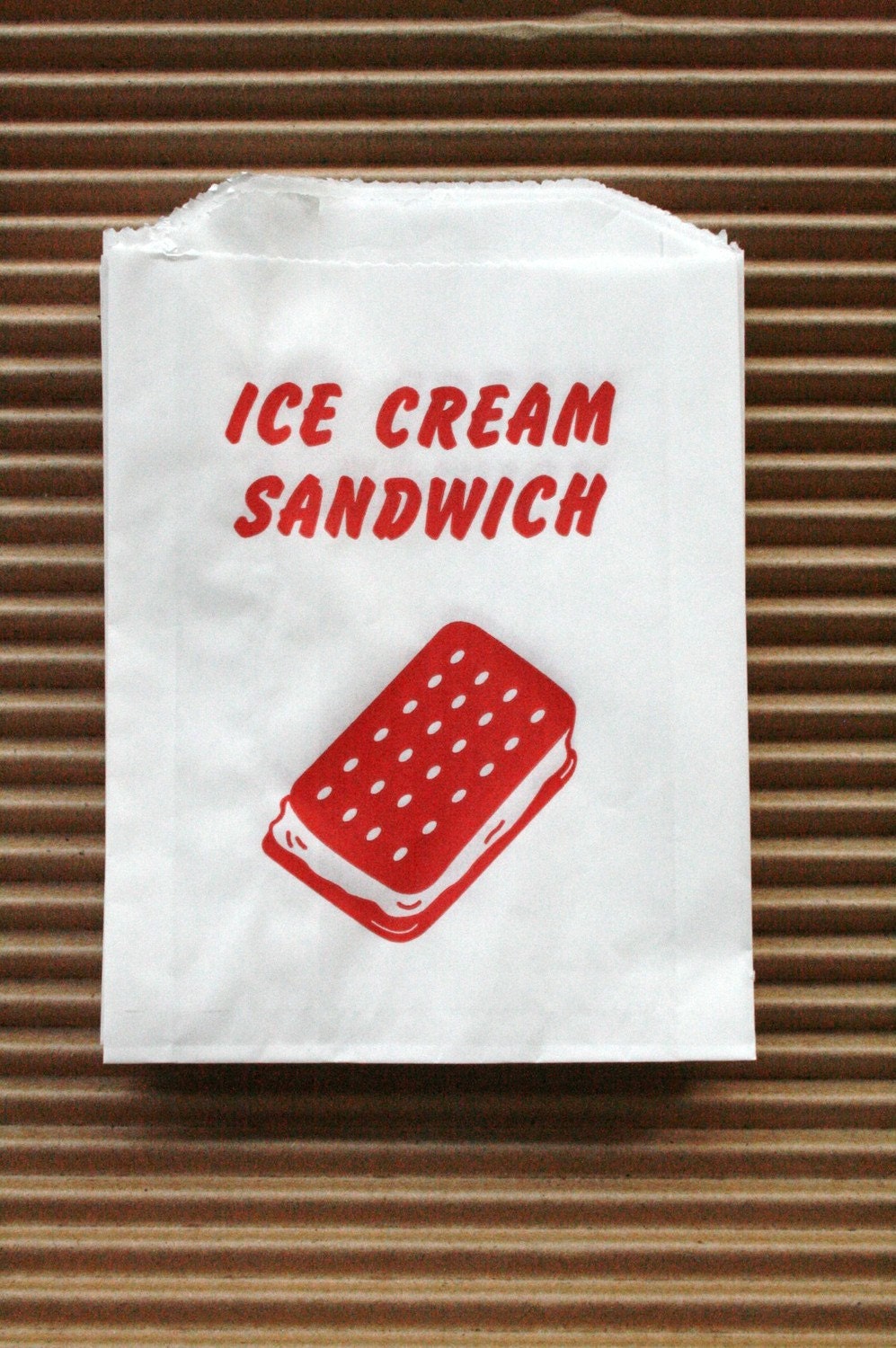 Vintage Style Ice Cream Sandwich Bags - Red and White - Gusseted 4.5 x 1 x 5.75 Inches - set of 50