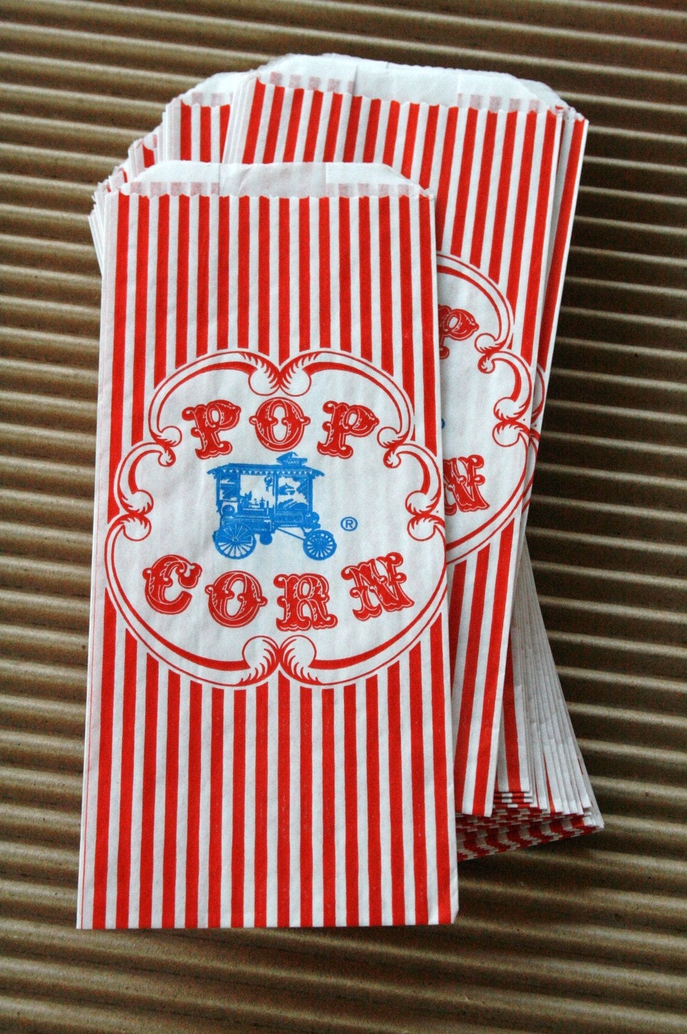 Vintage Style Wagon Popcorn Bags - Red and White Stripes - Gusseted 3 1/2 x 2 1/4 x 7 3/4 Inches - set of 25