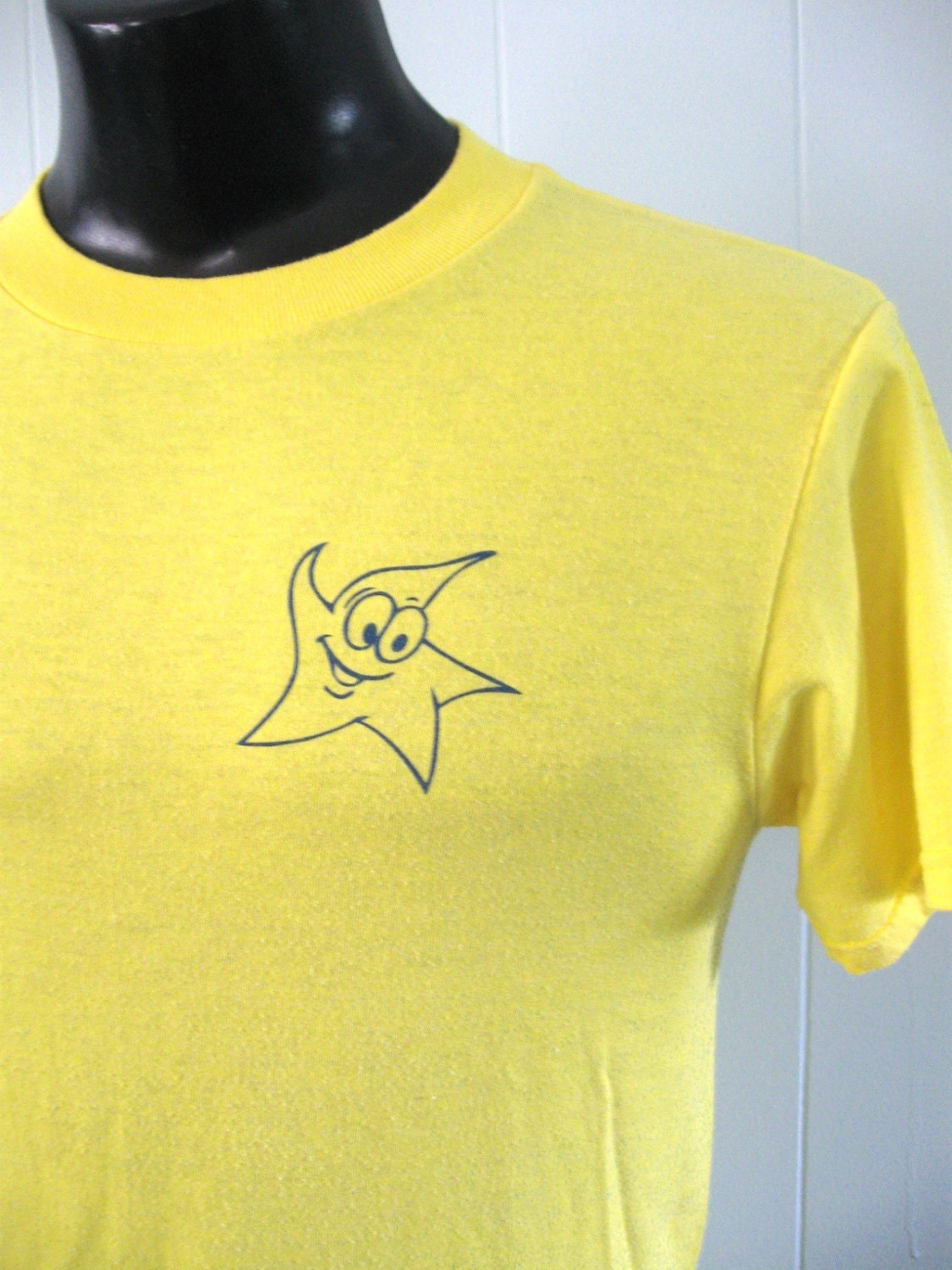 Vintage Star Fish Tee Simple Plain bright Yellow Soft n Thin SMALL