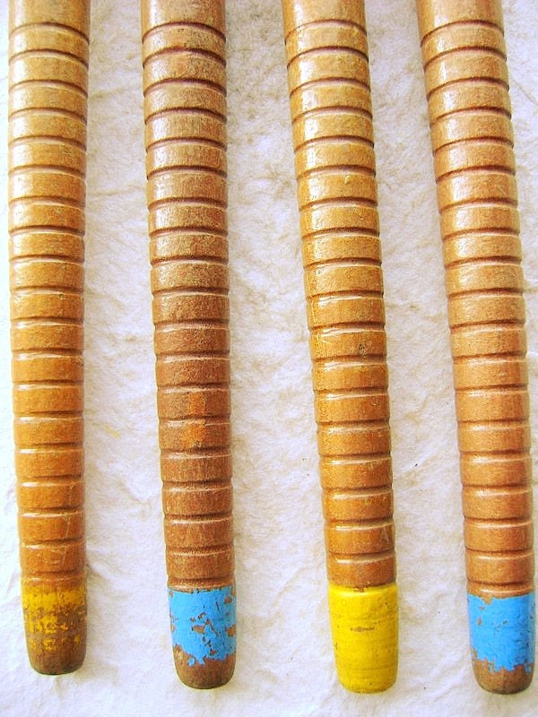 Vintage Japanese Wood Spindle  Spool Bobbin 2 Yellow 2 Blue Ends  (F38)