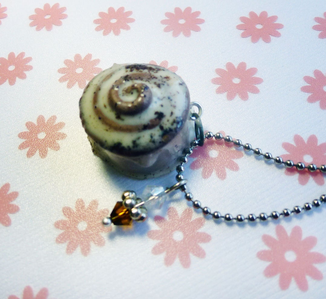 Cinnamon Roll Scented Necklace