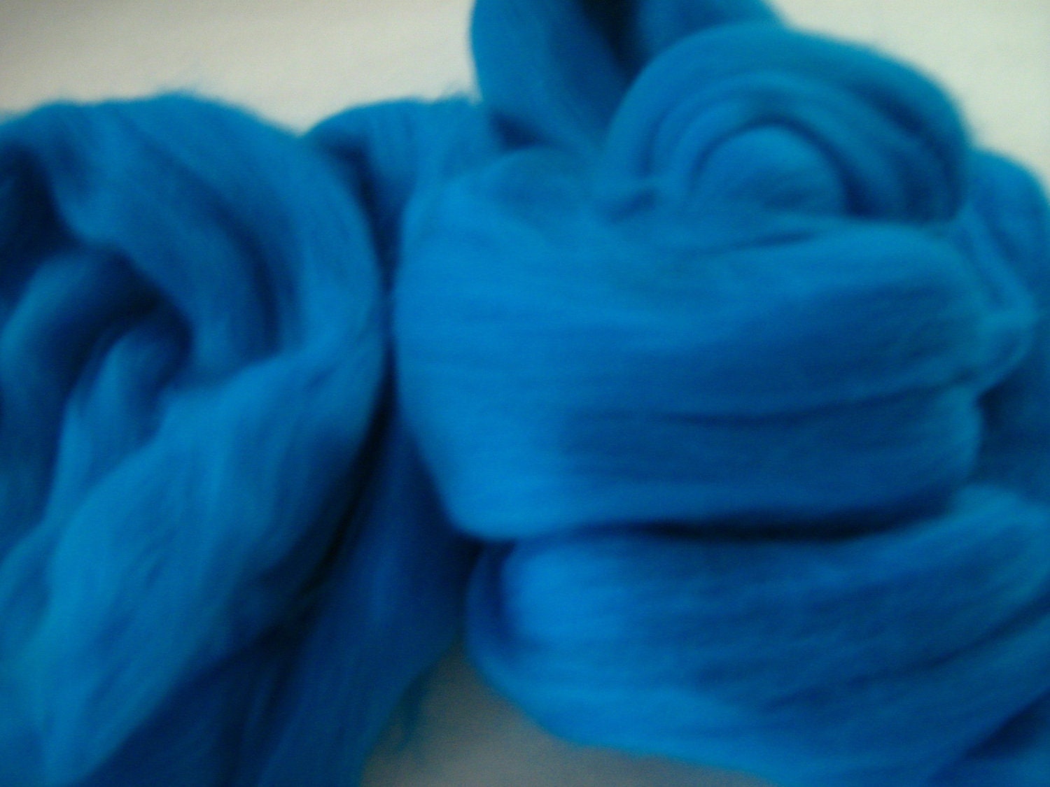 Wool roving, Peacock blue, Merino 64's spinning roving wool Ashland Bay in Canada 4 ounces