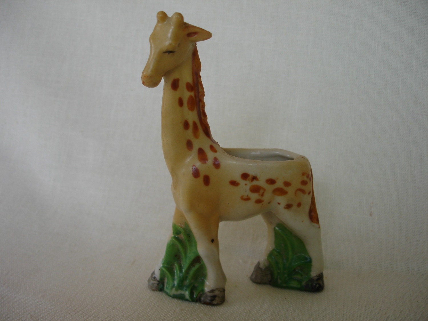 giraffe vase