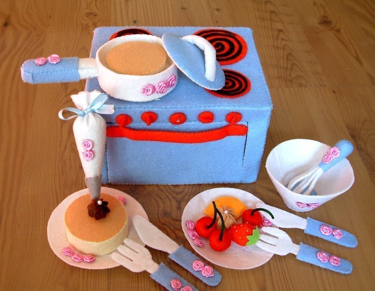DIY felt Bake Oven and cooker set(12 in 1)---PDF pattern and instructions Via Email--T04
