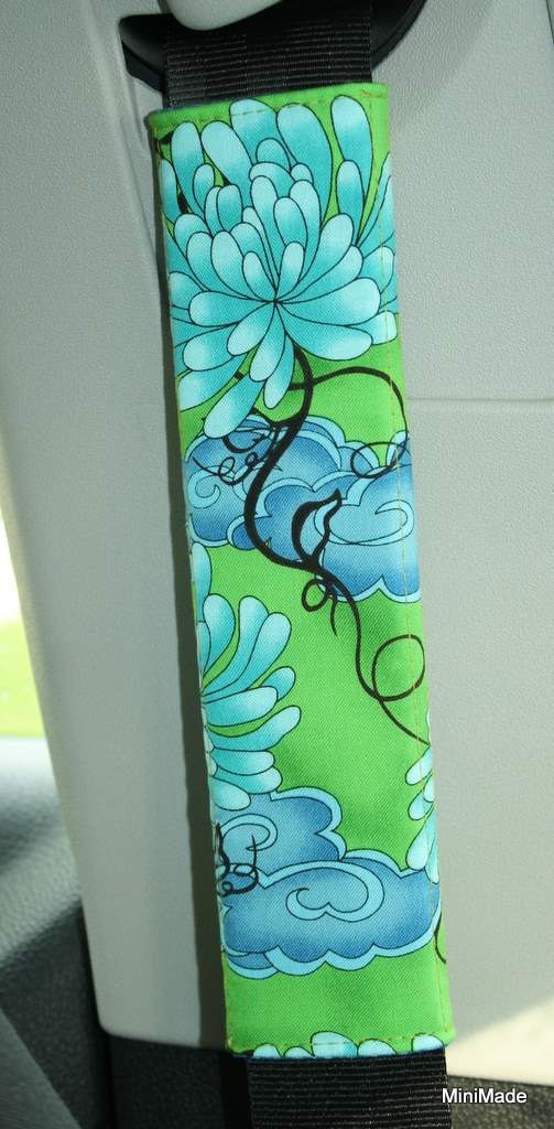 One (1) Padded Seat Belt Cover, Reversible, chrysanthemum and clouds, Blue green