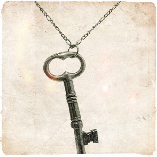 Vintage Key Necklace "Secret Garden" Antique Skeleton Key Jewelry - Steampunk Necklace - Victorian Gothic