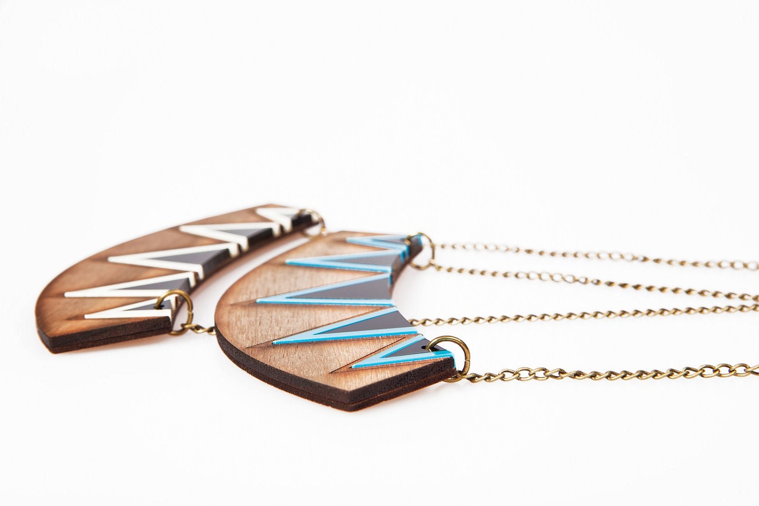 Geometric triangle bib necklace - Blue