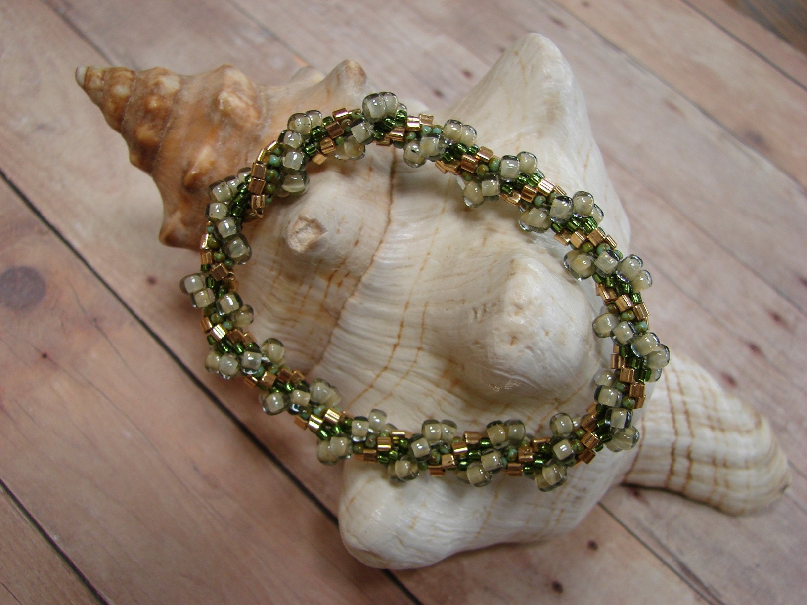 Donia's N2Beadz... Spiral Bead Crochet Bracelet in Greens and Gold