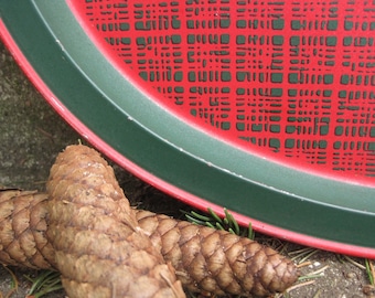 Vintage Christmas Decoration Sale Hunter Green and Country Red Plaid Oval Metal Serving Tray
