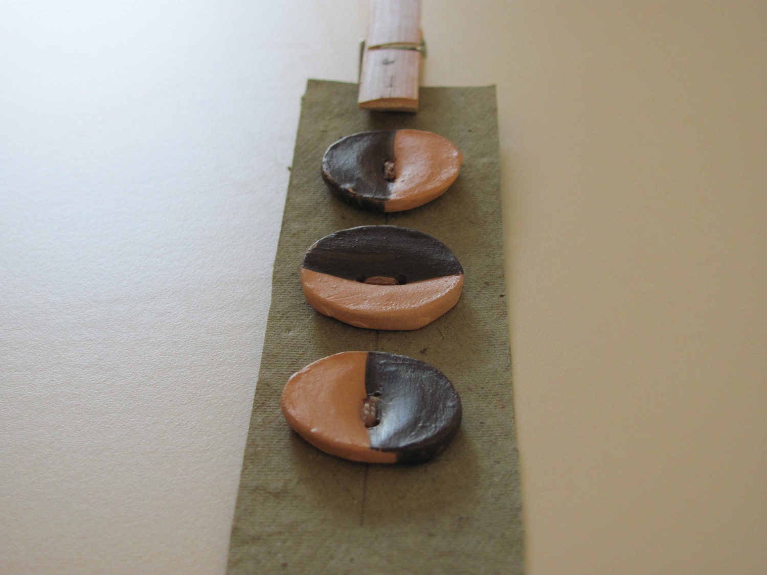 3 BlaCK & BrowN  clay buttons