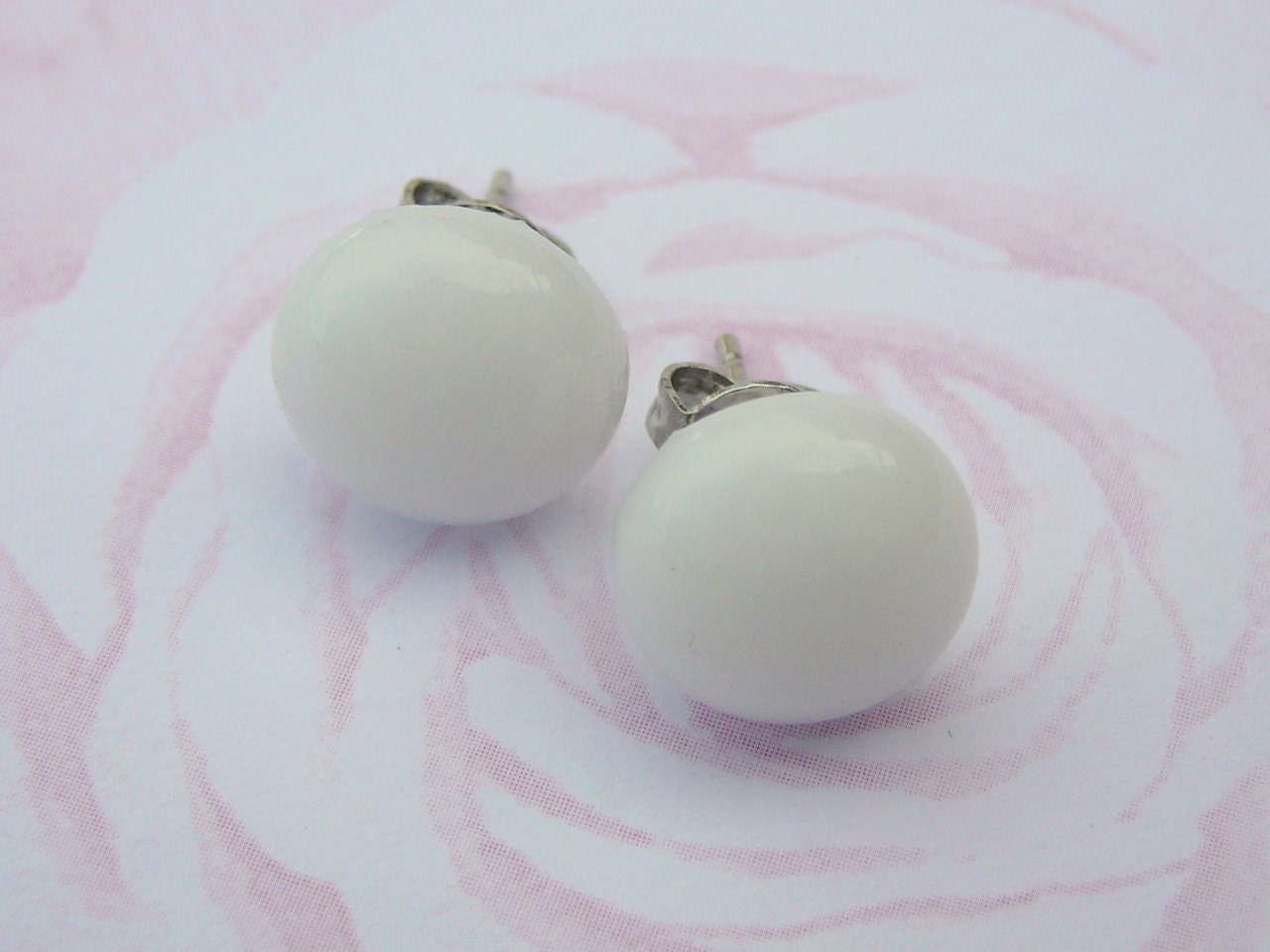 White Glass on Silver Plated Studs (30)