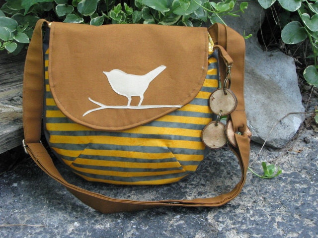 Beach Bird purse /shoulder bag / tote /handbag / yellow and gray /adjustable strap, key chain / 7 pockets