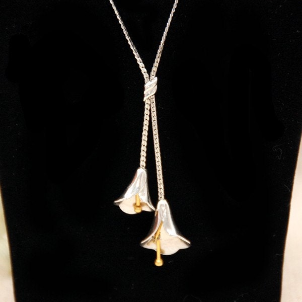 Vintage Avon Calla Lily Lariat Necklace by WilsonAndTeal on Etsy