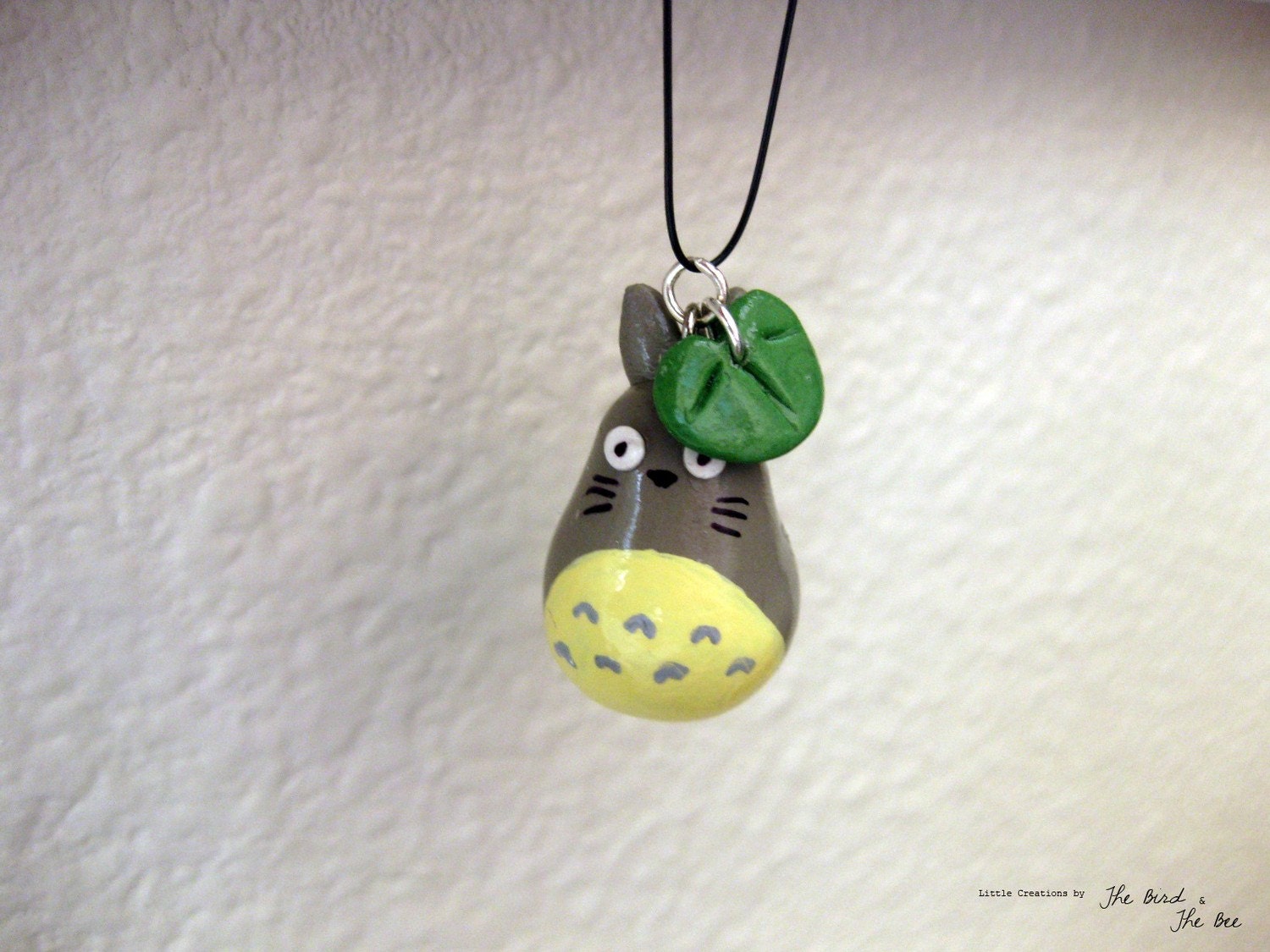 totoro with leaf