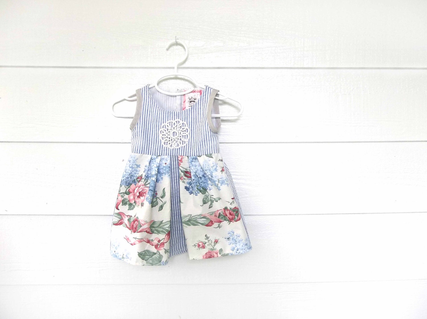 Baby Girl Floral and Seersucker Summer Dress Size 6 months - EWMcCall