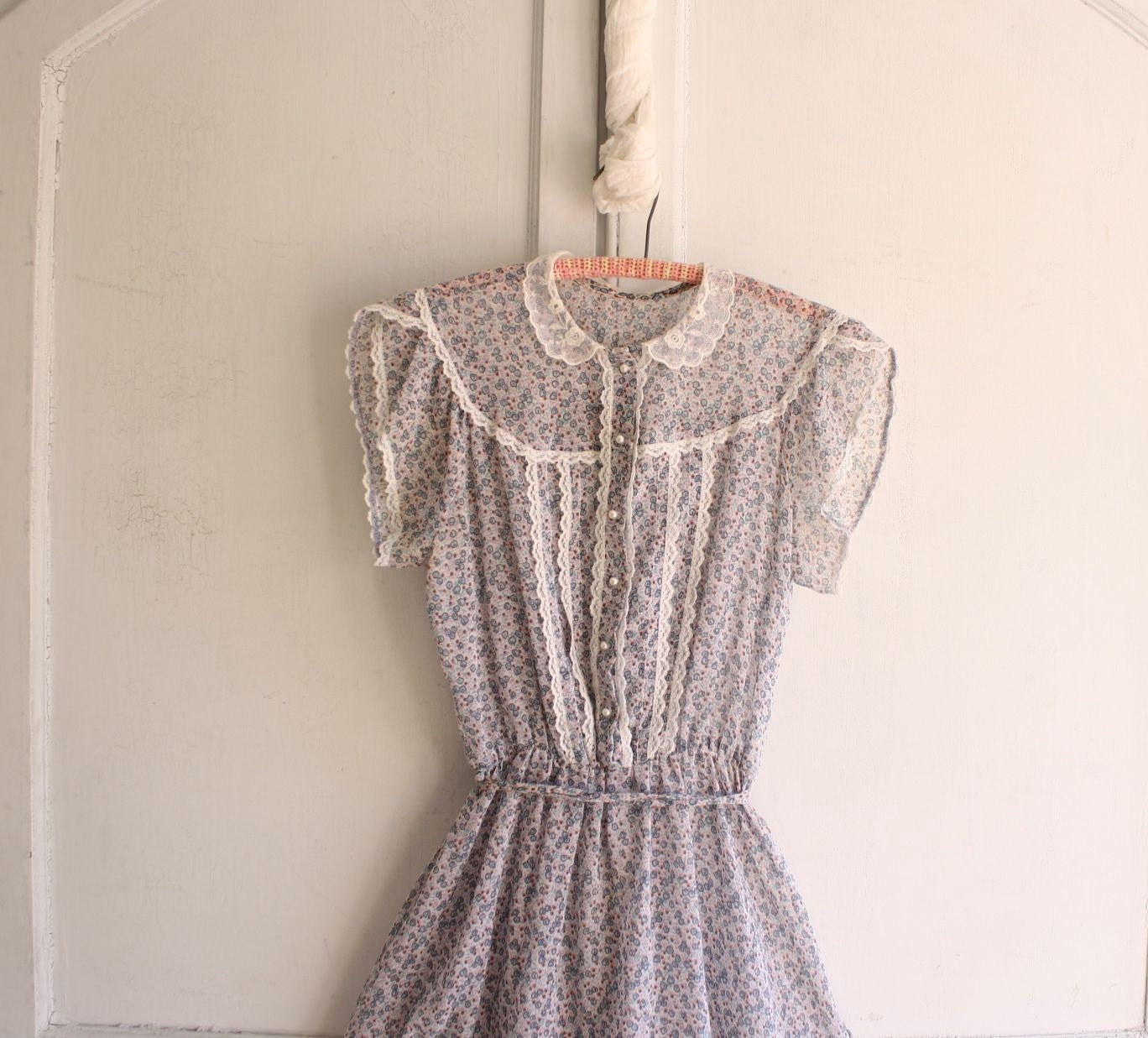 70s ditsy floral lace prairie dress