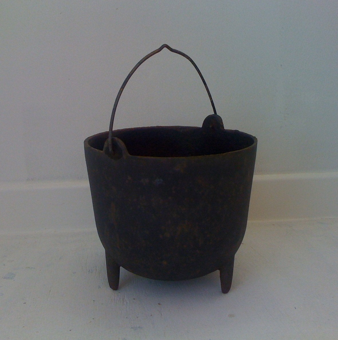 Vintage Antique 1920s Rustic Cast Iron Bale Handled Footed Pot/ Old Cauldron-Primitive ART - VintageButterflyRae