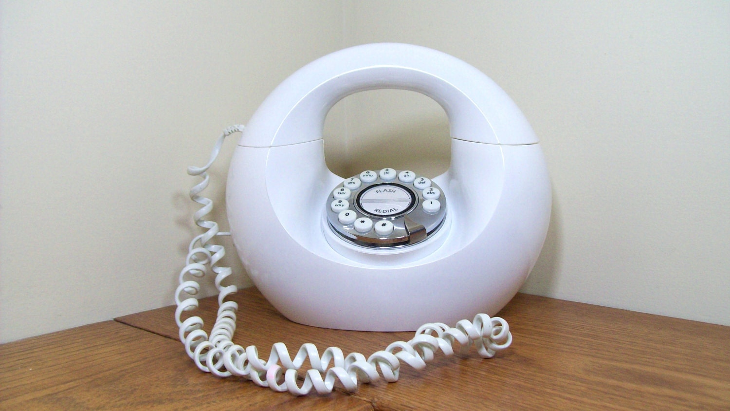 Vintage Donut Phone White Push Button