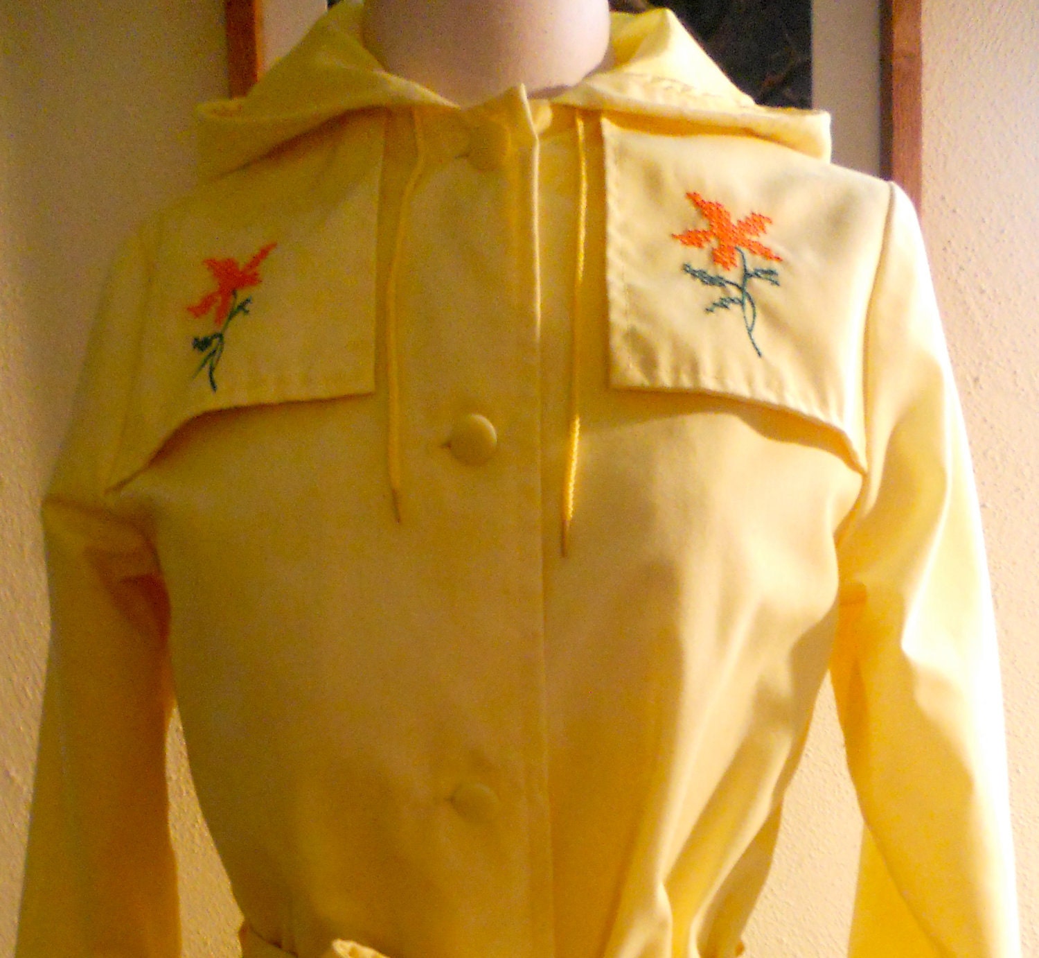 Yellow 1960s Trench Jacket with Embroidered Flowers Sz Sm
