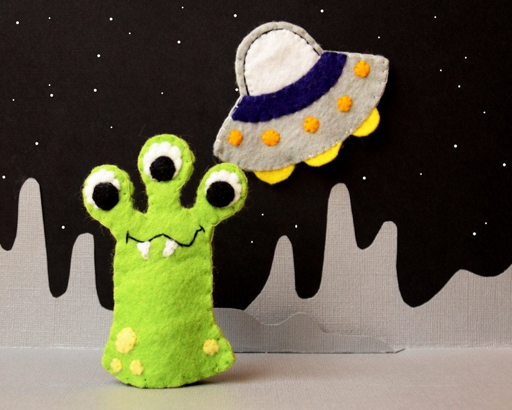 Green Alien and UFO-  Felt Finger Puppet Pair