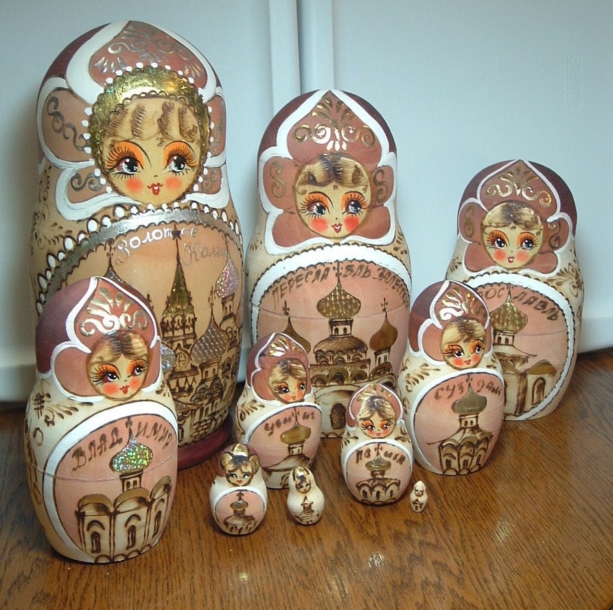 10 nesting dolls