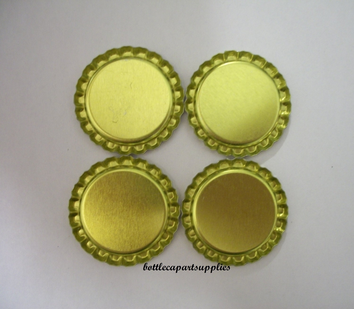 100 pcs  FLAT   Bright Shiny Gold New Unused Bottle Cap Crowns Bling FLATTENED