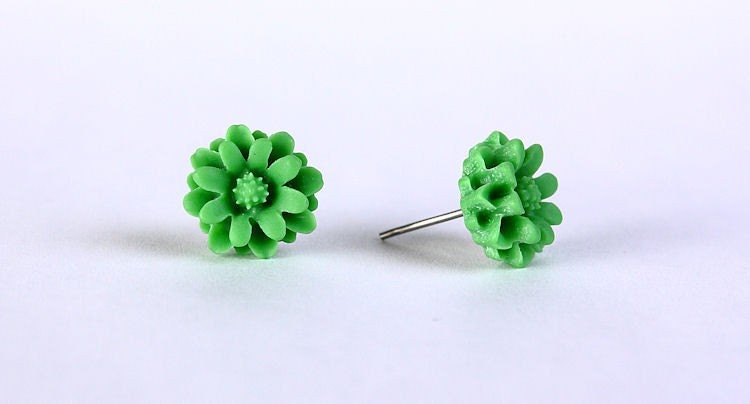 Green chrysanthemum flower stud earrings READY to ship (275)