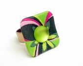 20% off Spring Sale - Fabric button Ring - Floral in green and pink -  Adjustable band