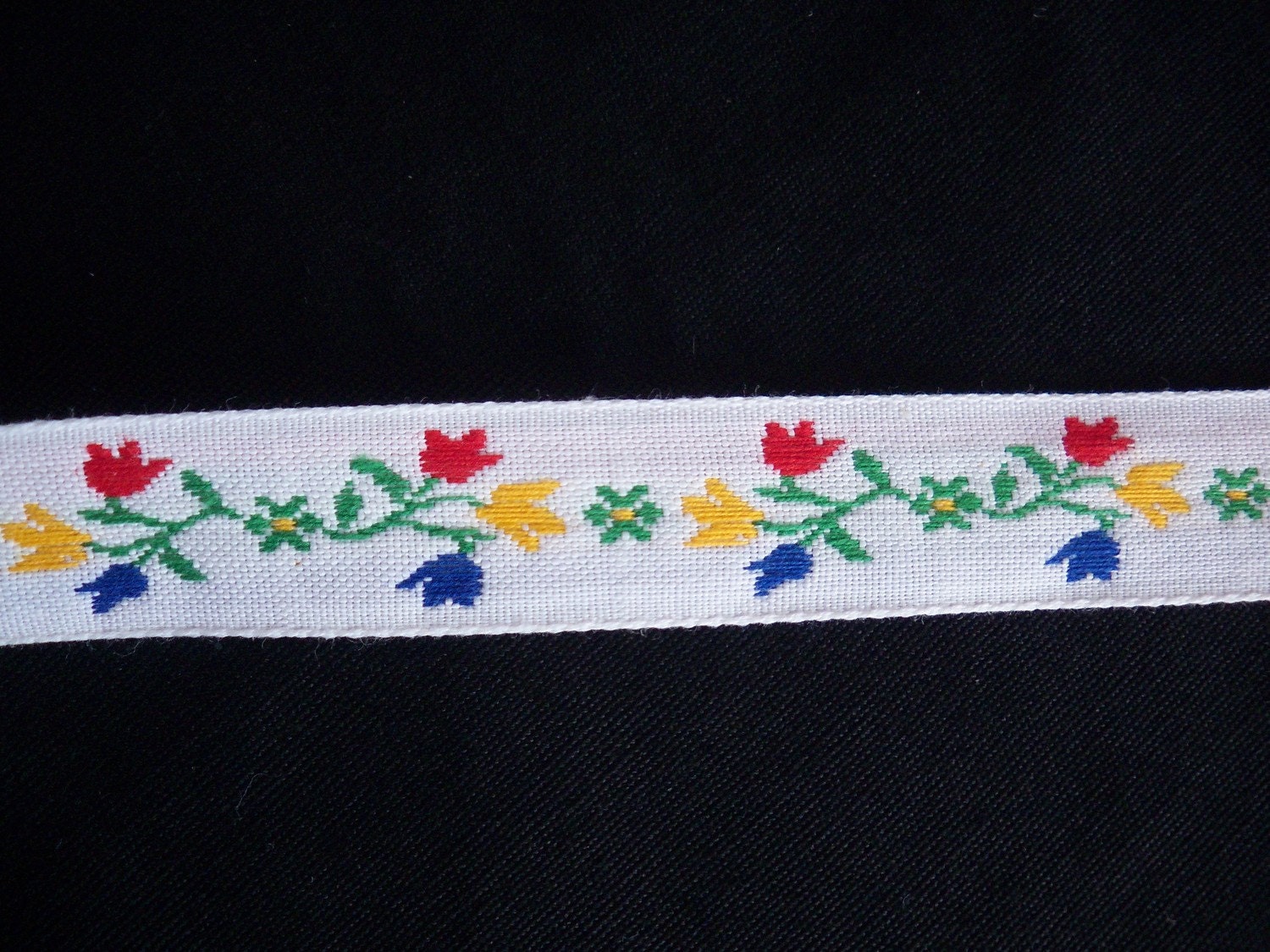Vintage Jacquard Ribbon with Red, Yellow and Blue Tulips 1 Yard