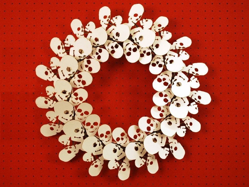 Skull Wreath- white or brown