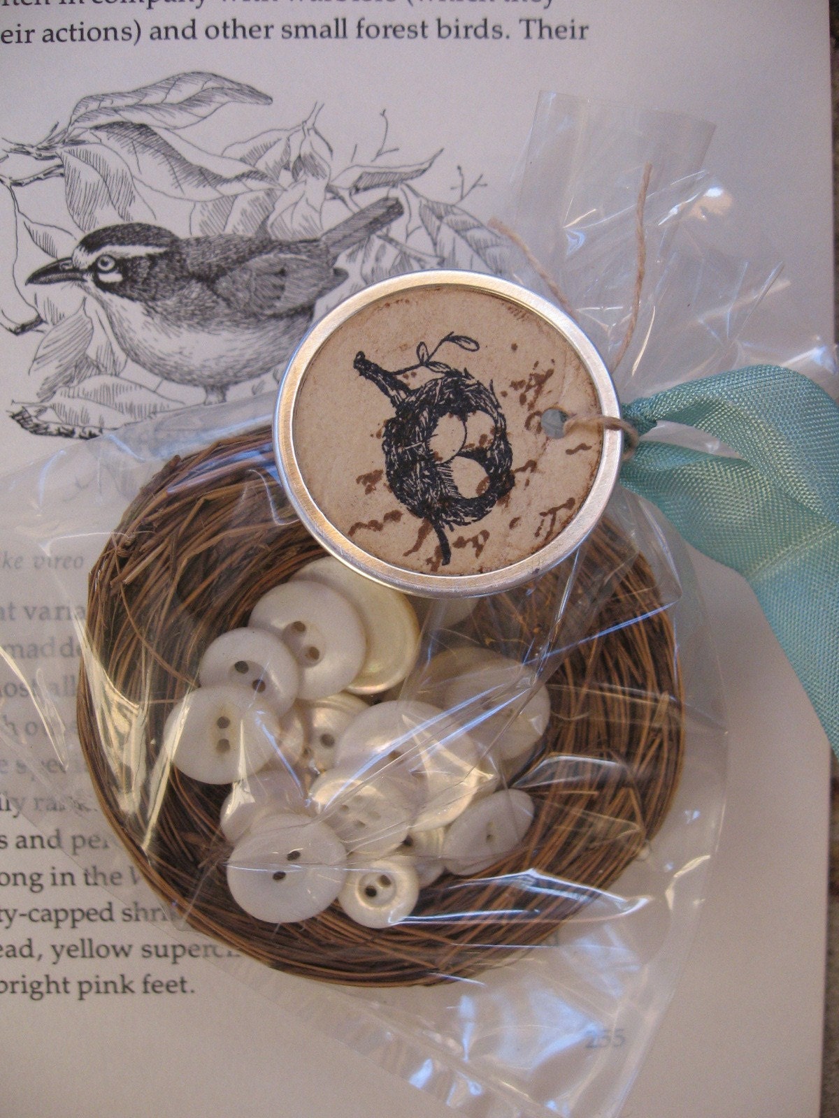 Petite Destash Kit No. 14 - Birds and Boutons (buttons)