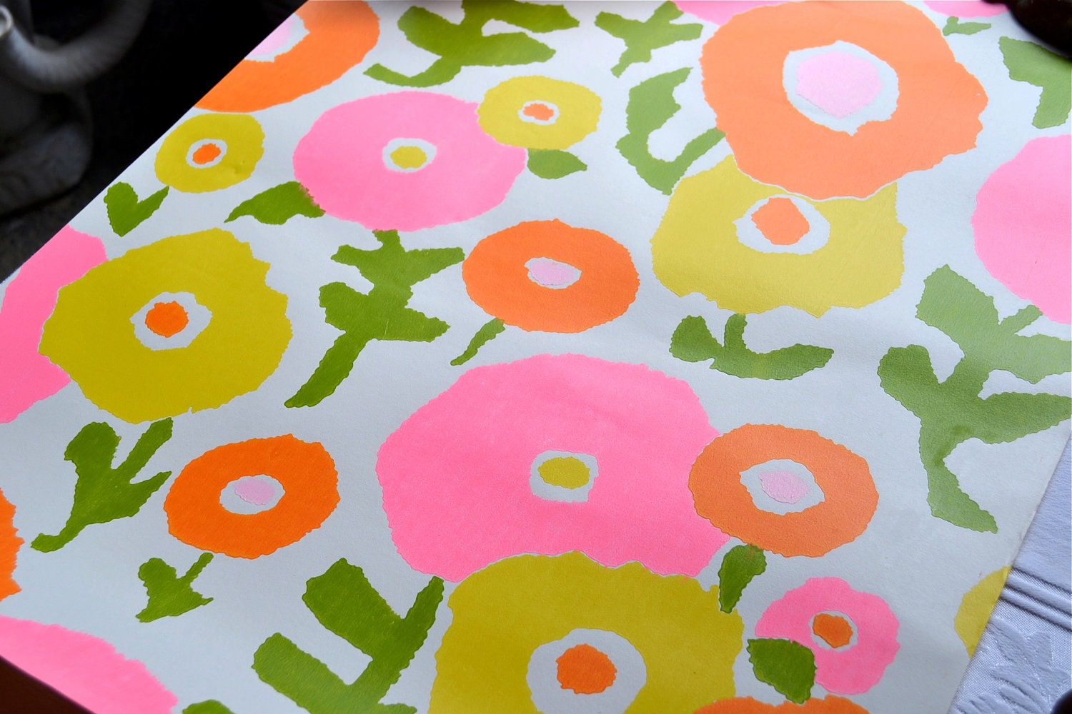 Vintage Wall Paper - Mod Pink and Orange Flowers - One Sheet