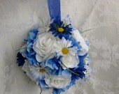 Blue and White Daisy Kissing Ball "Saphire Daisies"