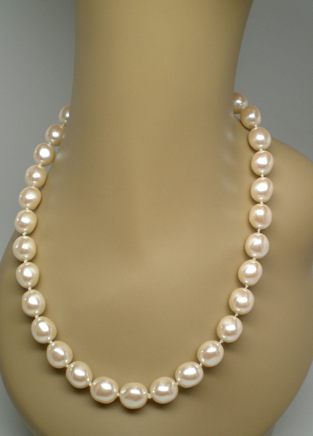 Vintage Statement Necklace Off White All Glass knotted Unique Abstract shaped Pearls 4 The Bride Mom Maid of Honer