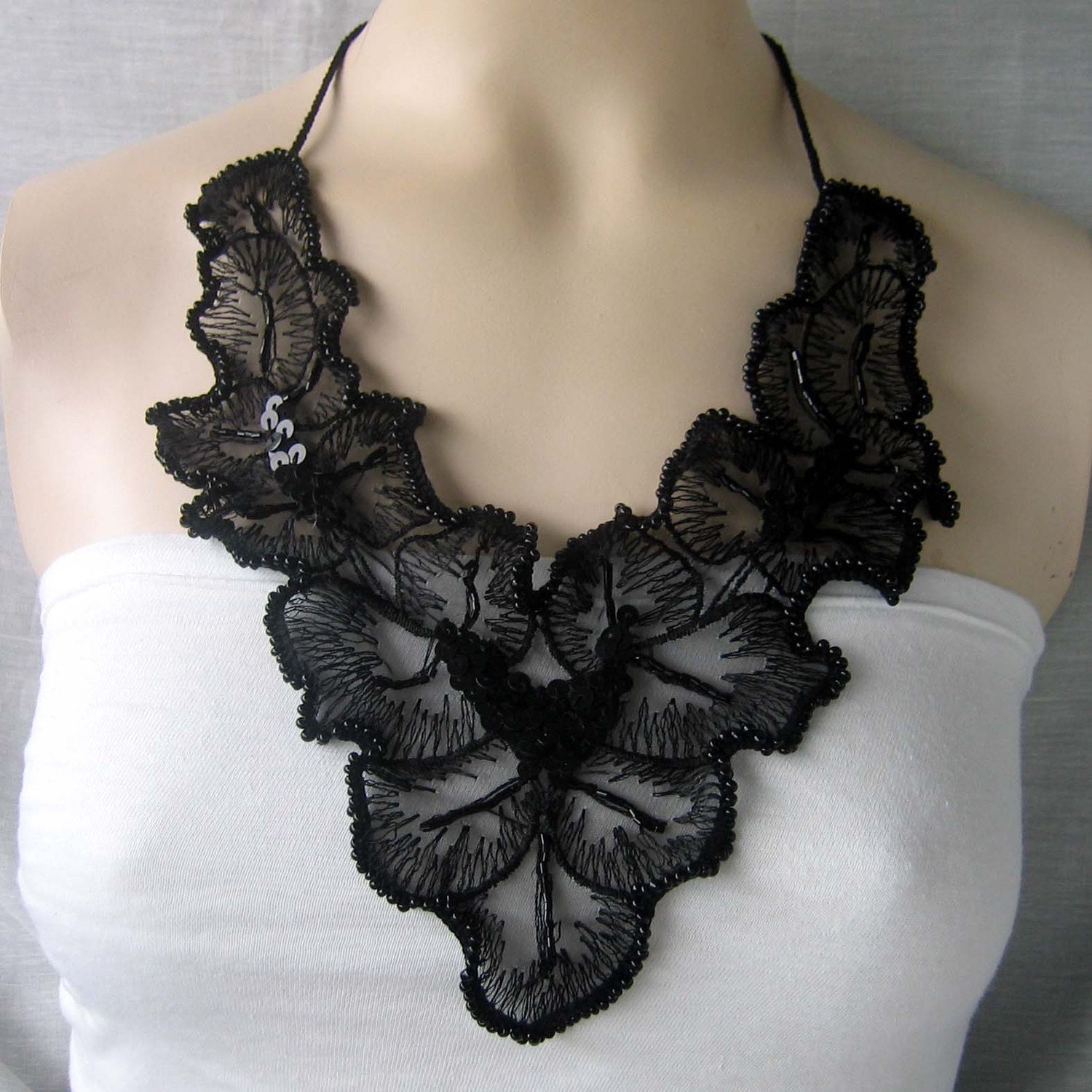 Black Flower-crochet beaded necklace/choker