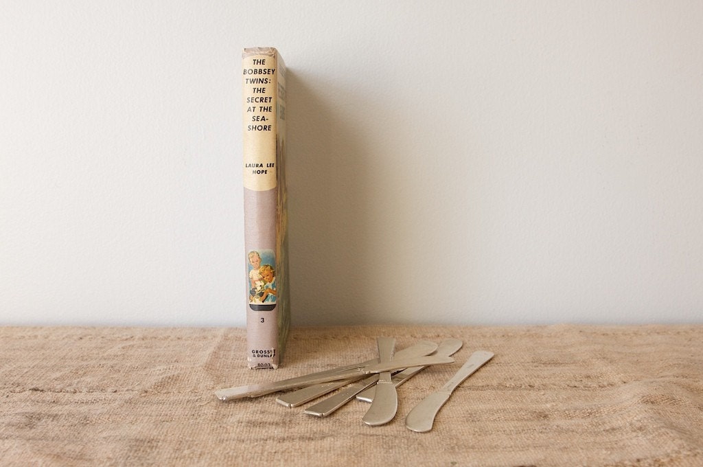 Vintage Book-The Bobbsey Twins, Secret at the Seashore by Laura Lee Hope