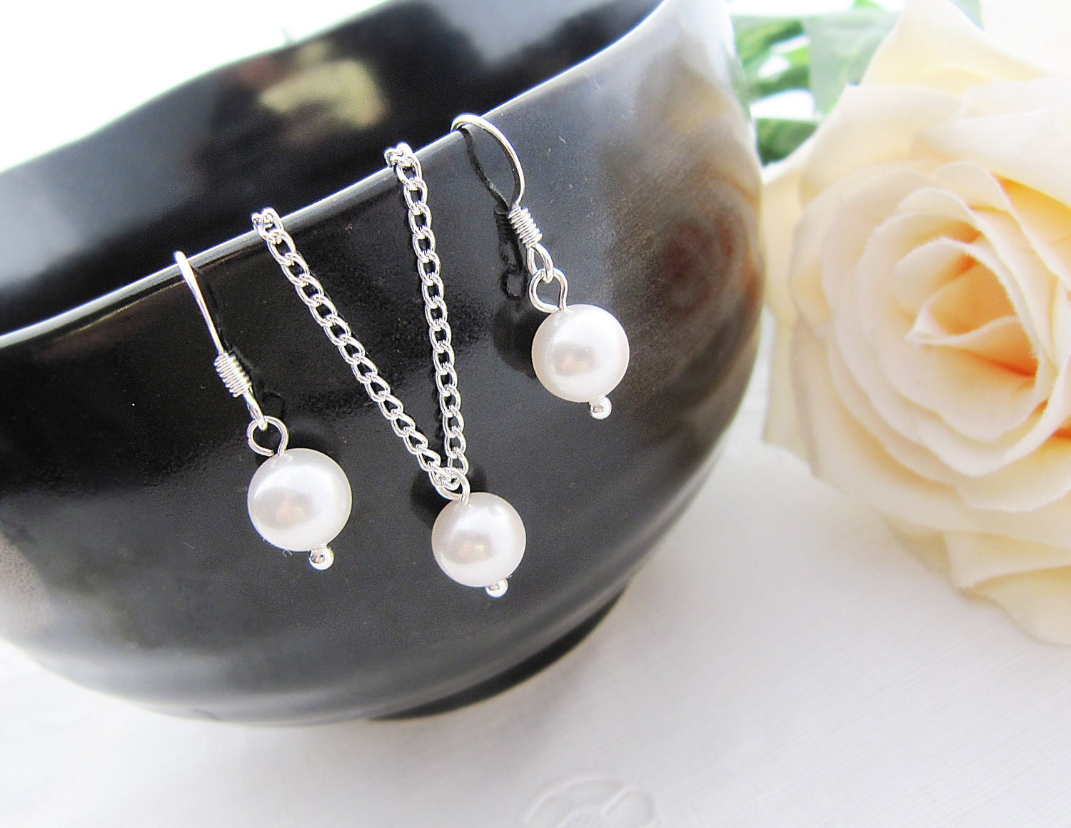 SET of 7 Bridesmaid Earrings Bridesmaid Necklace Sweet Crystal white Swarovski Pearls Bridal Jewelry Bridesmaid Jewelry Set
