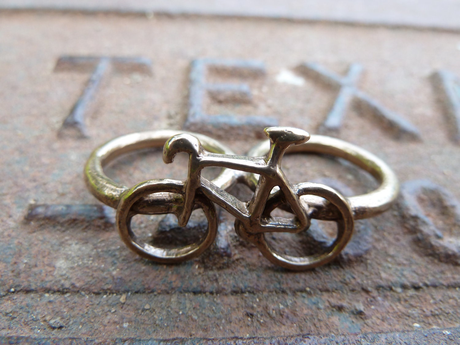 Road Topsider Double Ring  (Bronze)