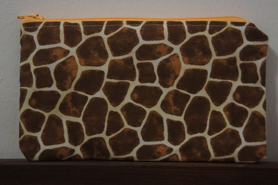 Reusable Zipper Snack Bag - 7 1/2" x 4 1/2" - Brown Giraffe