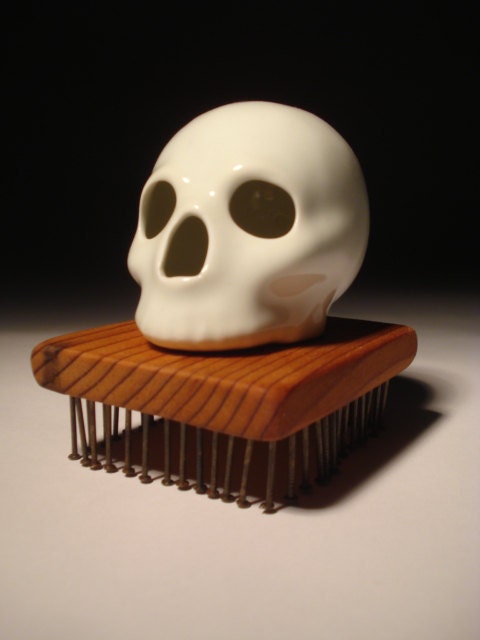 Single Gloss White Skull With Salvaged Red Wood Mini Table Stand