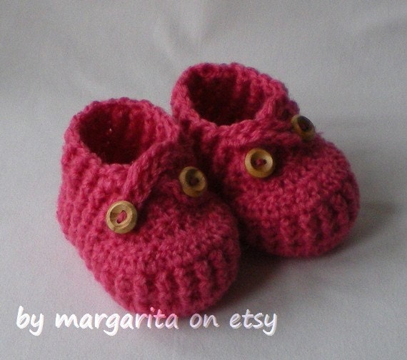 Baby booties crochet with natural wooden buttons NB,0-3M or 3-6M choose your size and colour